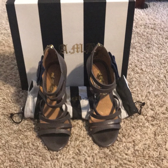 Sandals - Picture 5 of 5